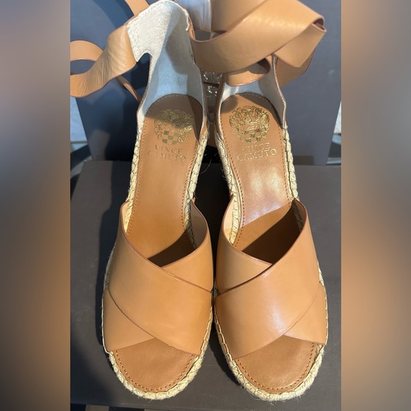 Brand New Vince Camuto Tan summer shoes size 8.5M. New - Picture 7 of 9